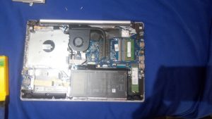 Dell 5570 disassembly inside guts