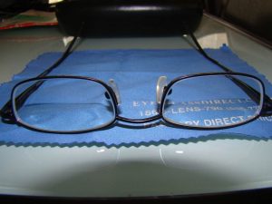 Eyeglass direct glasses on microfibre cloth
