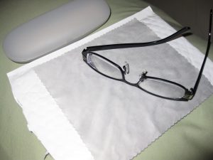 Les lunettes déballées de la prochaine paire d'ekis