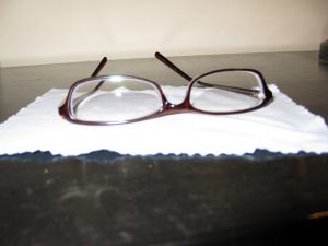 gros plan de la dernière paire de lunettes d'eki (1 sur 3)