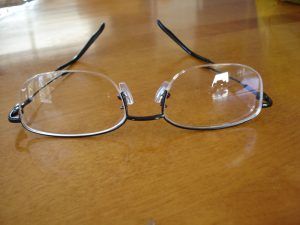 Vista frontal de las gafas de Zenni