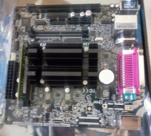 La ASRock J4005B-ITX