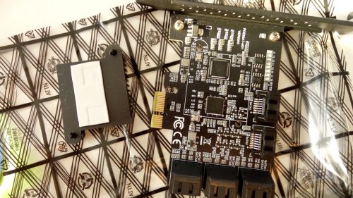 8 port SATA (PCE8SAT-M01) - Heatsink removed